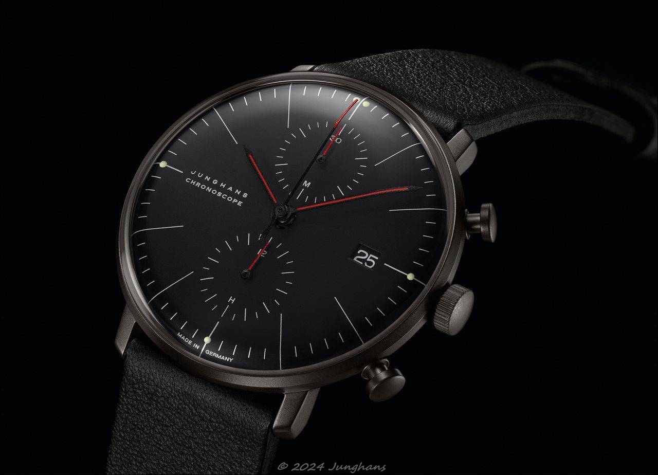 Junghans: max bill Chronoscope Bauhaus ganz in Schwarz